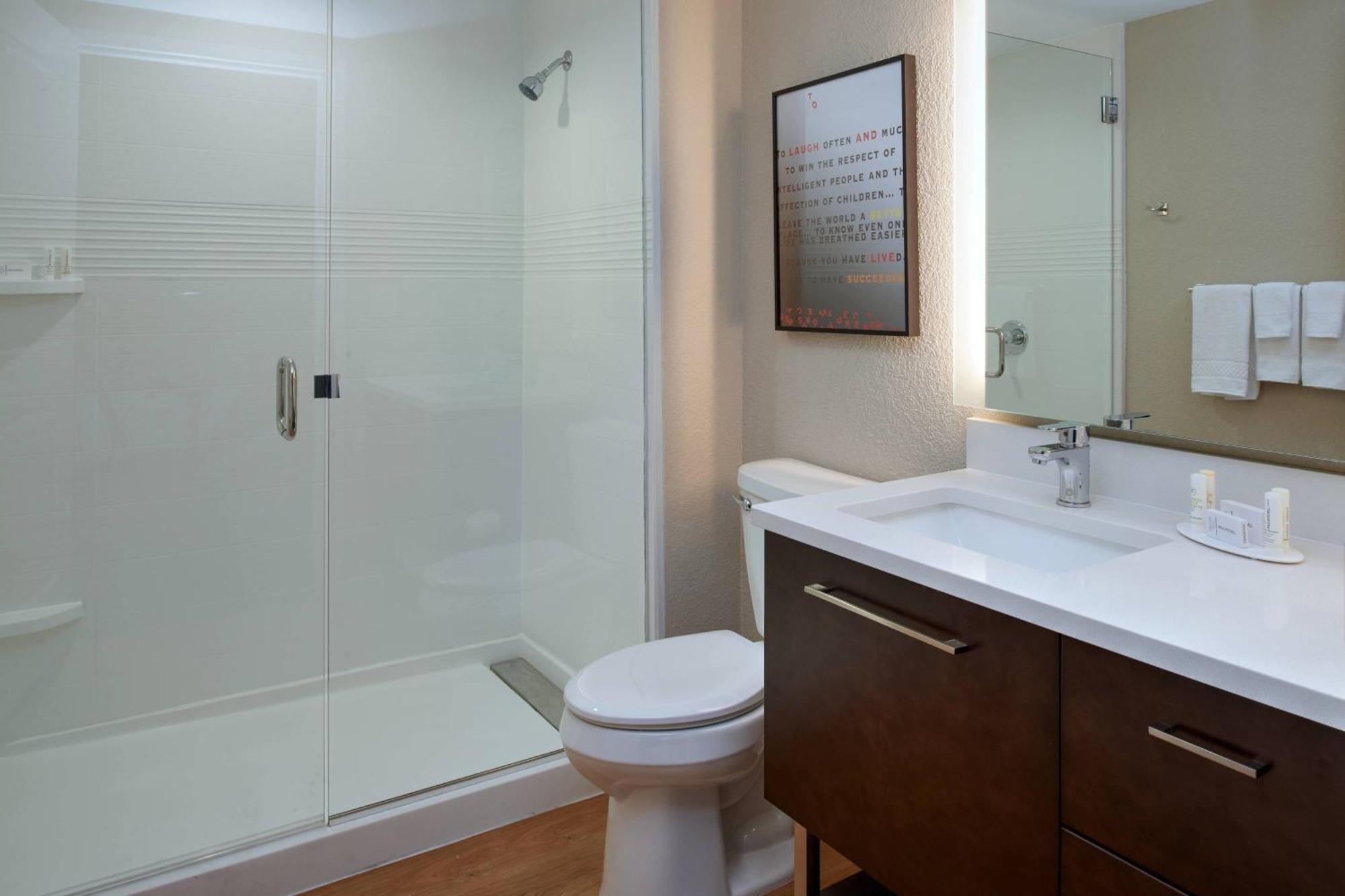 Towneplace Suites By Marriott Richmond Bagian luar foto