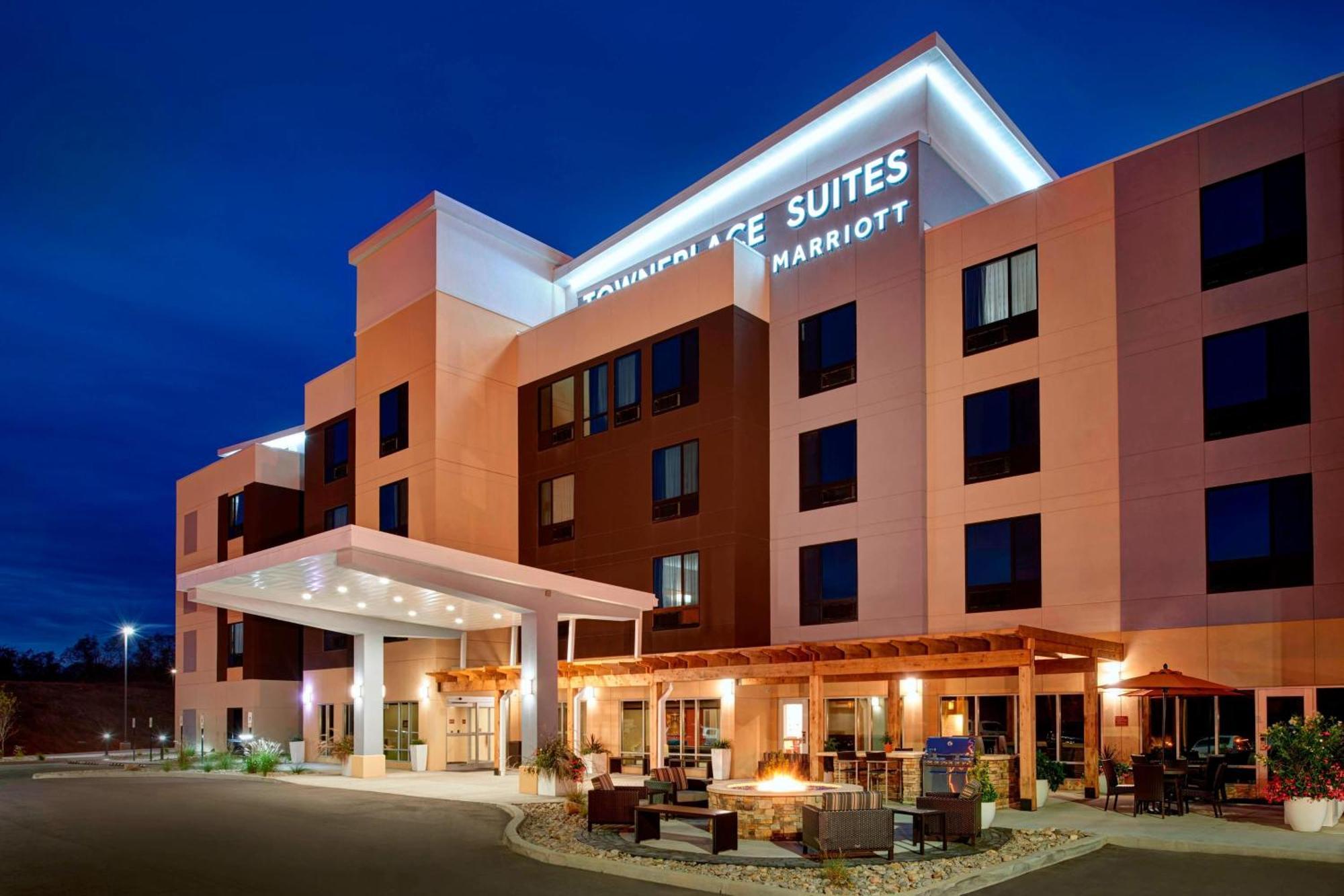 Towneplace Suites By Marriott Richmond Bagian luar foto